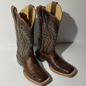 Ariat square toe boots worn twice